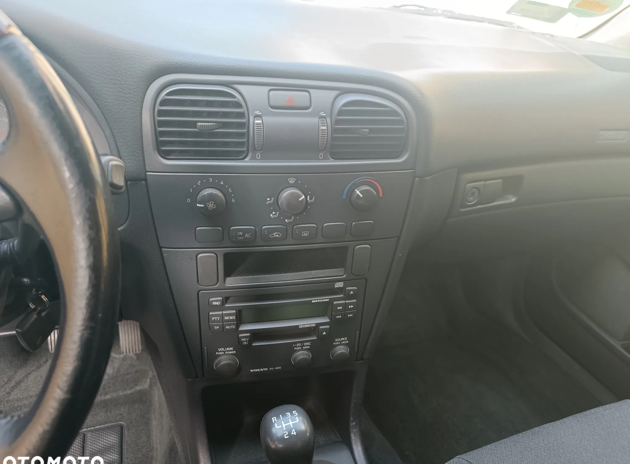 Volvo V40 cena 5658 przebieg: 106560, rok produkcji 2001 z Szprotawa małe 56